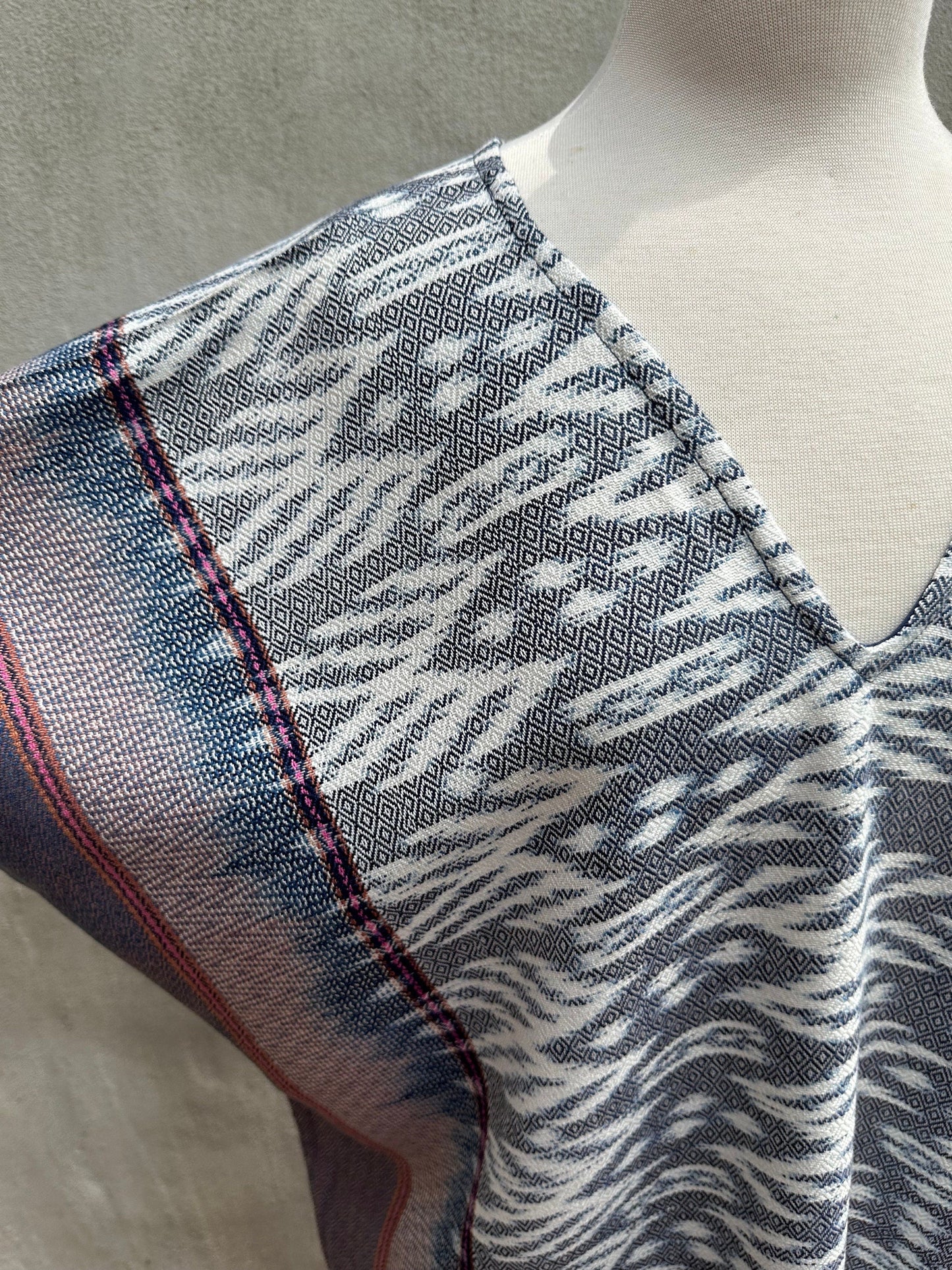 MALA handworks Ikat Hand Woven Pattern Kaftan in Gray with White and Light Pink