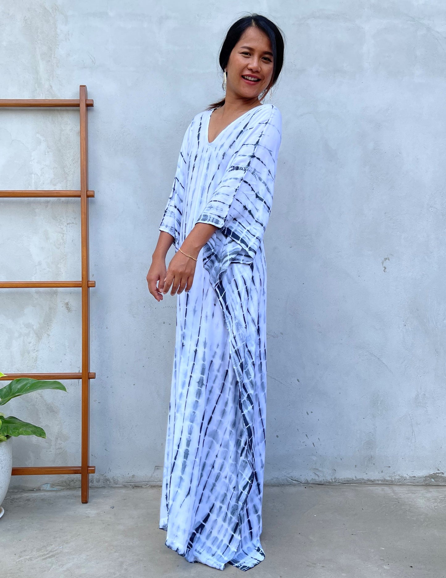 MALA handworks Mala Kaftan in White and Black Tie Dye