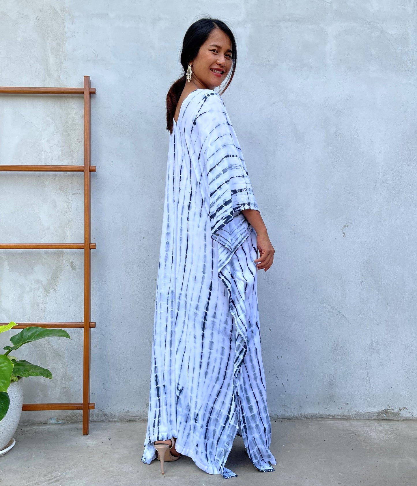 MALA handworks Mala Kaftan in White and Black Tie Dye