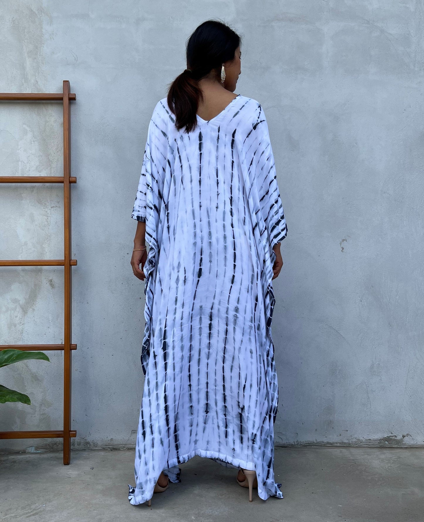 MALA handworks Mala Kaftan in White and Black Tie Dye
