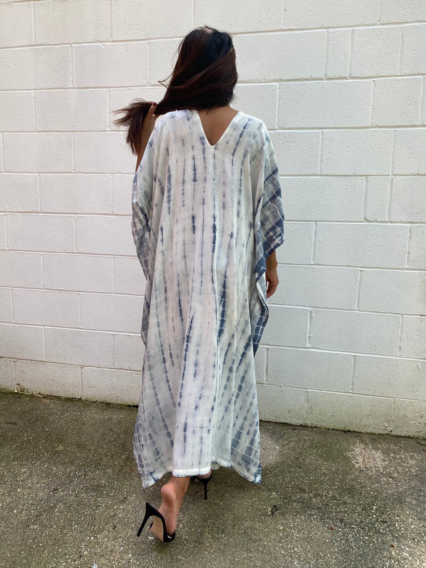 MALA handworks 50 Nora Kaftan in White and Gray Tie Dye