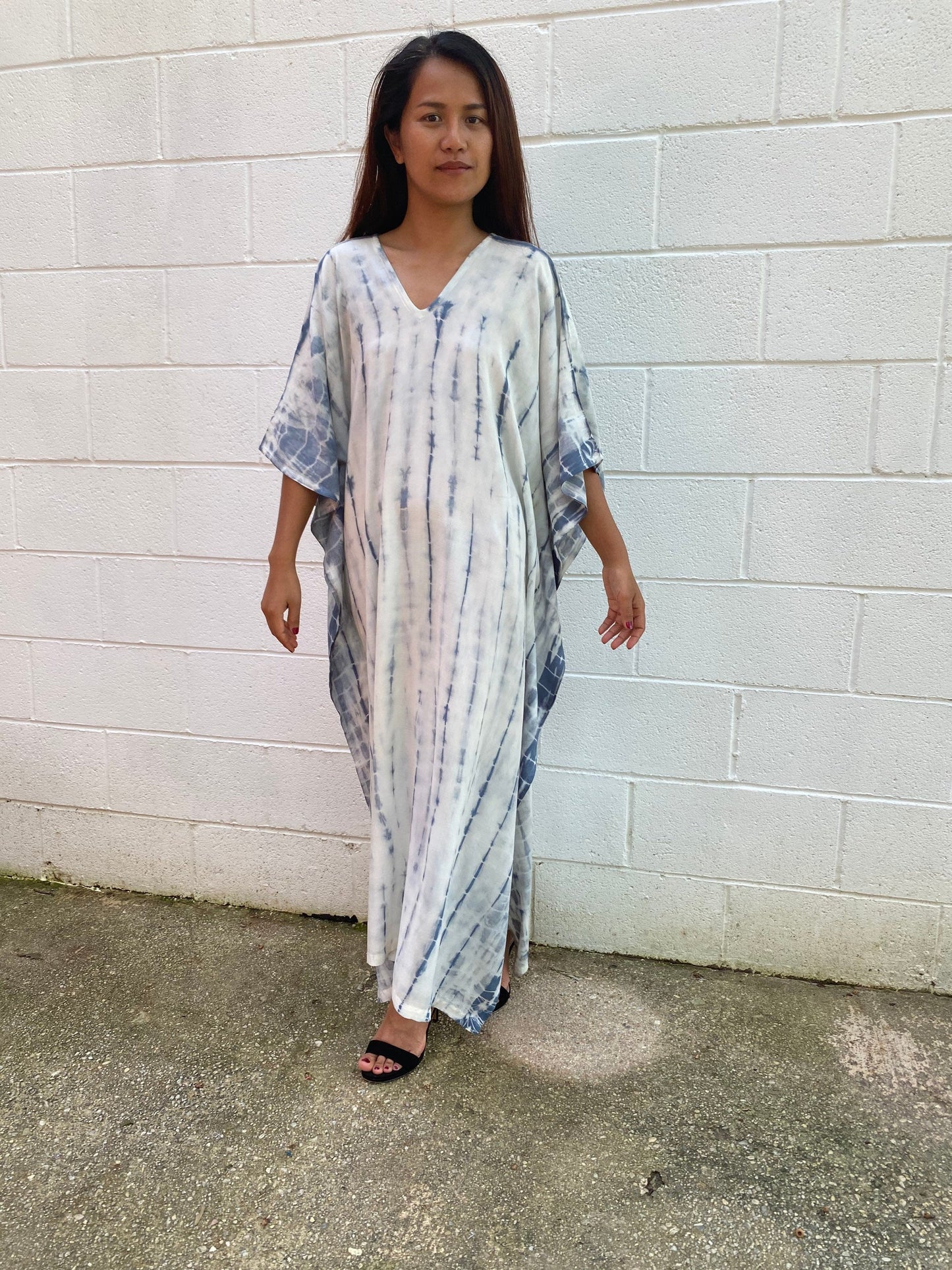 MALA handworks 50 Nora Kaftan in White and Gray Tie Dye