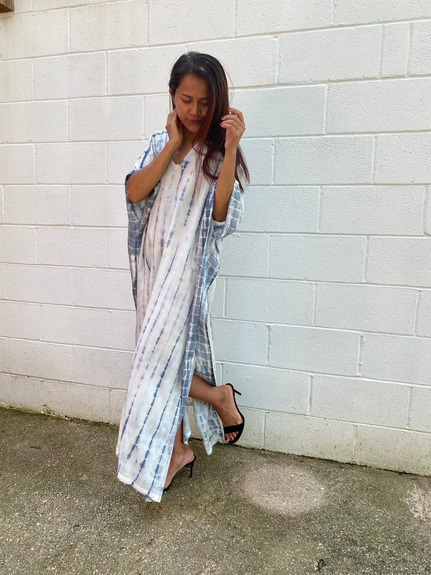MALA handworks 50 Nora Kaftan in White and Gray Tie Dye
