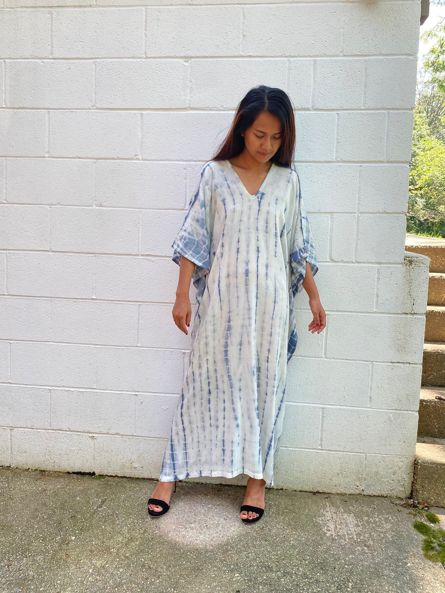 MALA handworks 50 Nora Kaftan in White and Gray Tie Dye