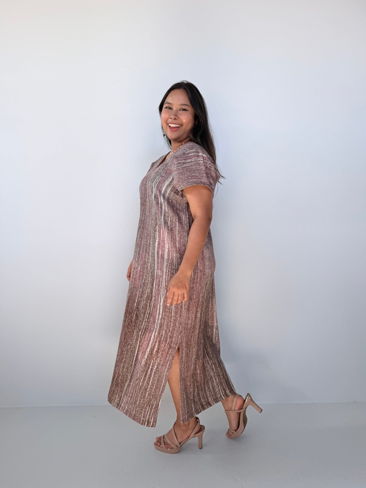 Mala Handworks Callie Petite Hand-Painted Kaftan in Mauve & Sand