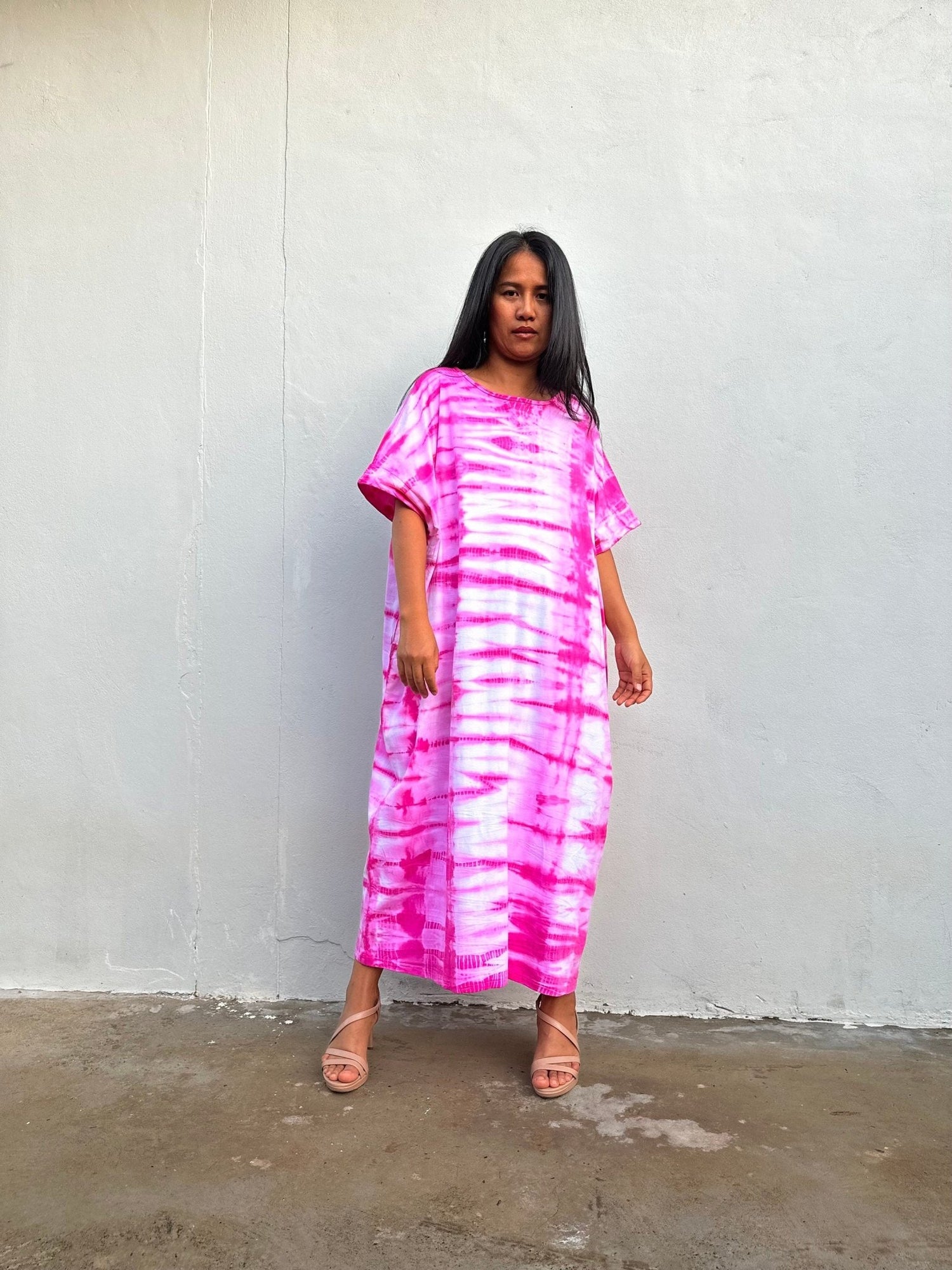 MALA handworks Alice Jersey Cotton Kaftan in White And Fuchsia Tie Dye