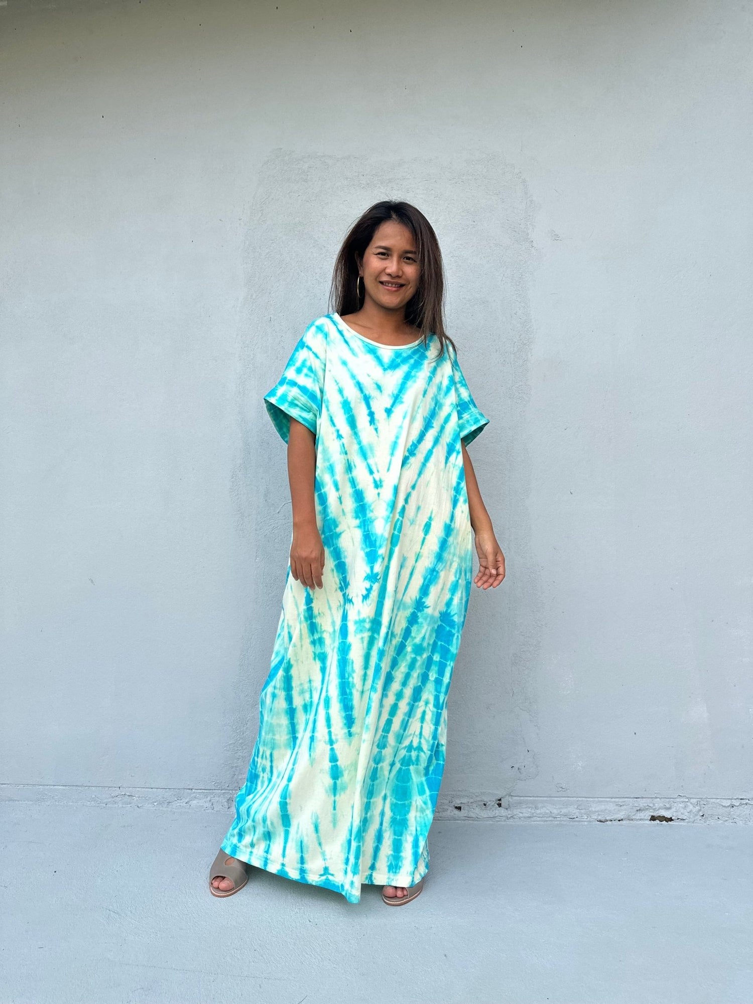 Alice Jersey Cotton Kaftan in White & Aqua Tie Dye - Mala Handworks