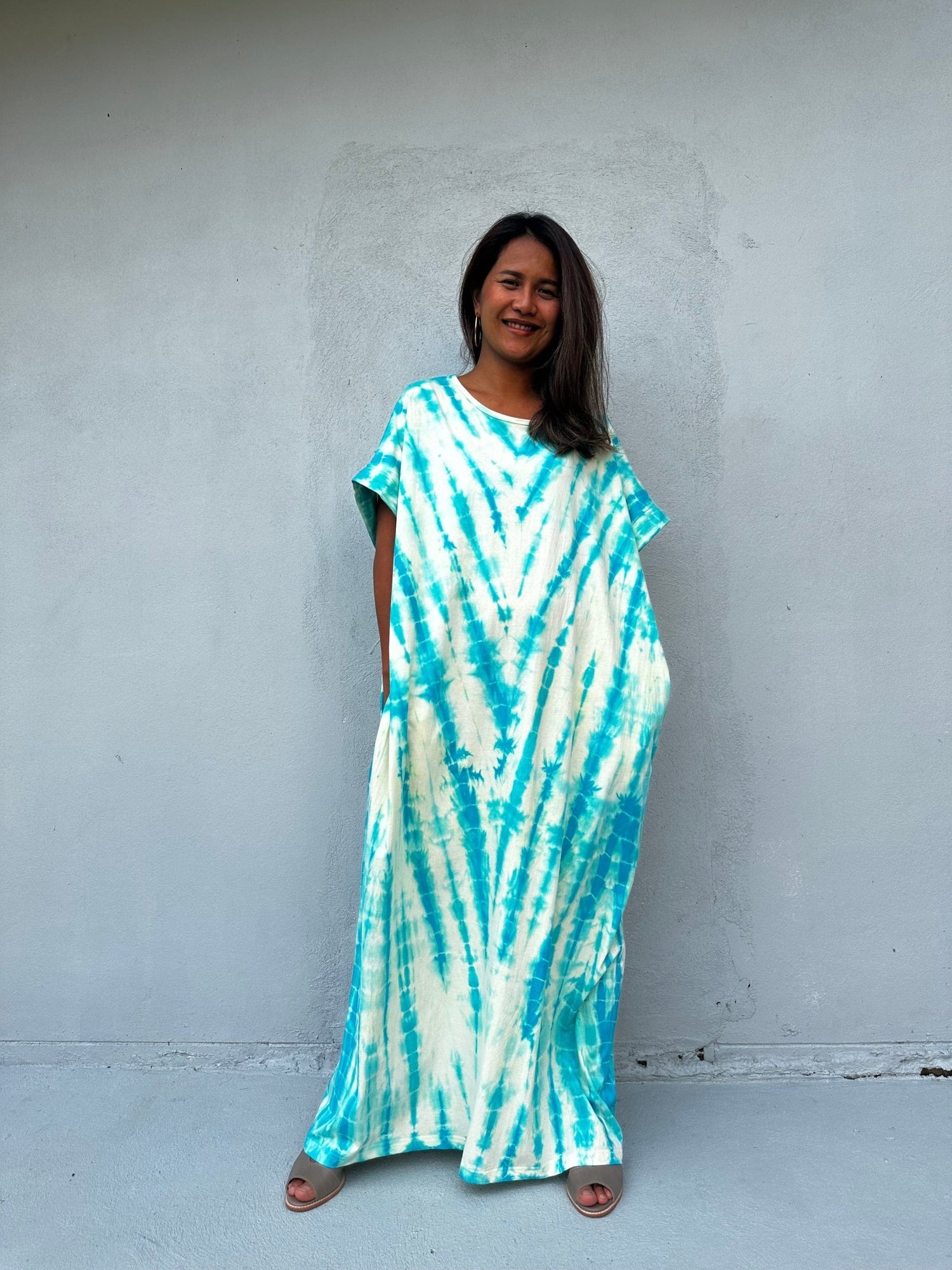 Alice Jersey Cotton Kaftan in White & Aqua Tie Dye - Mala Handworks