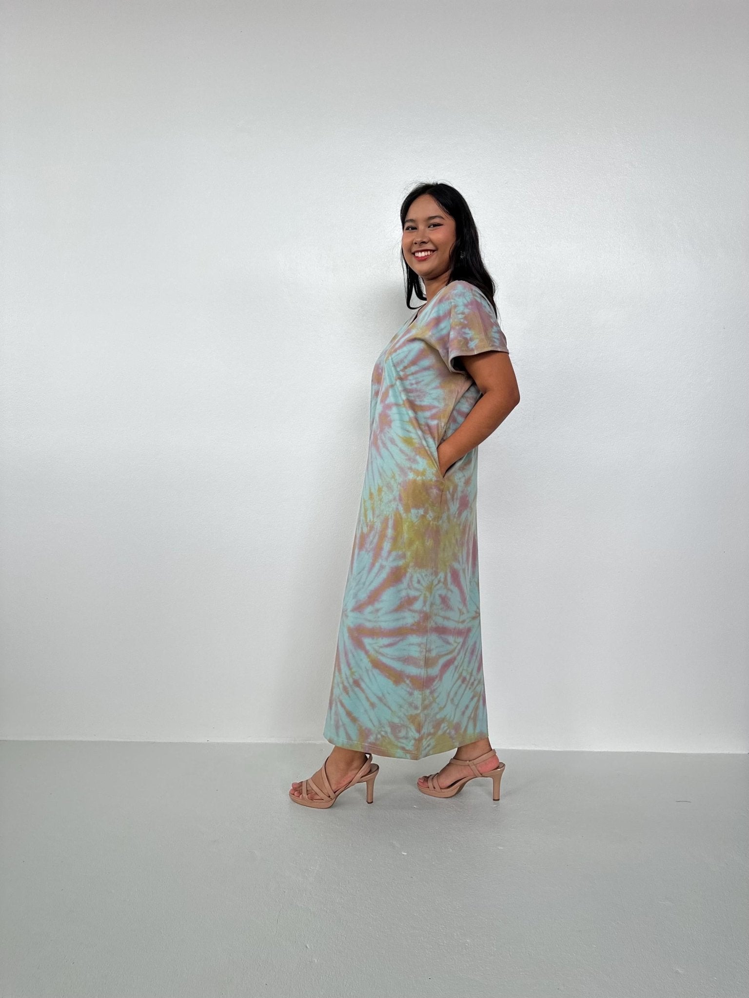 Mala Handworks Alisa Petite Cotton Kaftan in Aqua and Plum Tie Dye