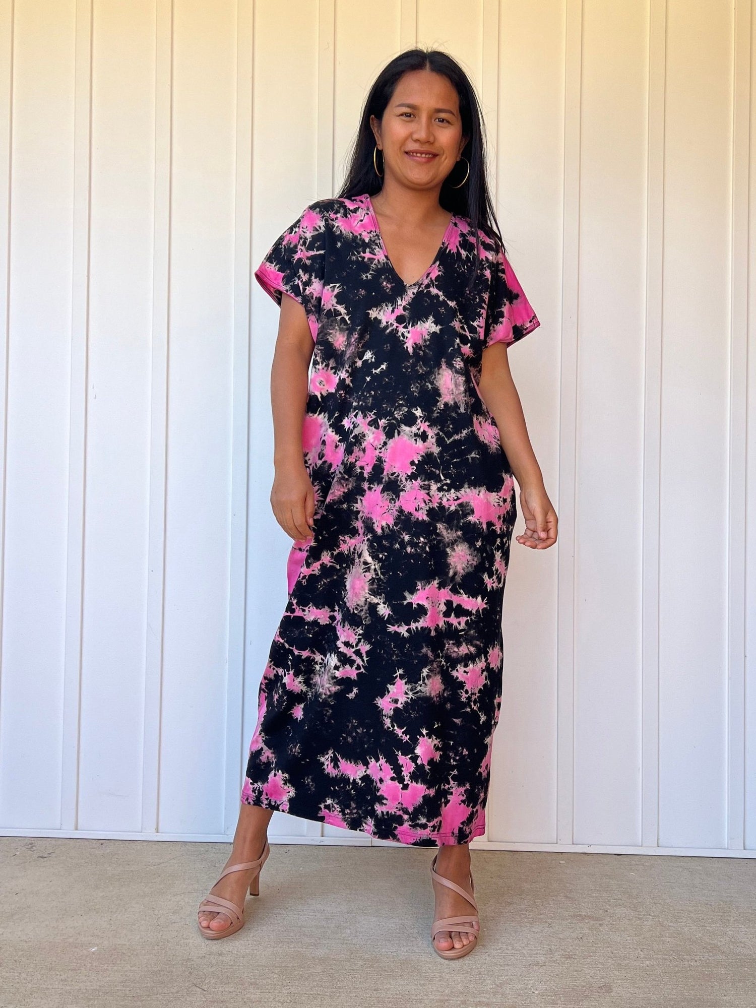Mala Handworks Alisa Petite Cotton Kaftan in Black and Fuchsia Tie Dye