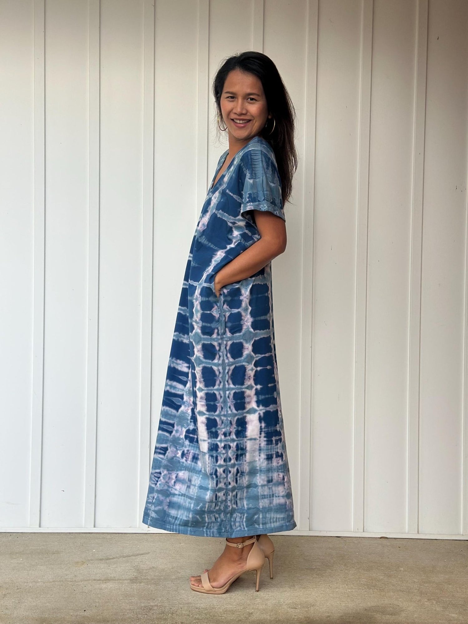 Mala Handworks Alisa Petite Cotton Kaftan in Blue Surf Tie Dye Pattern