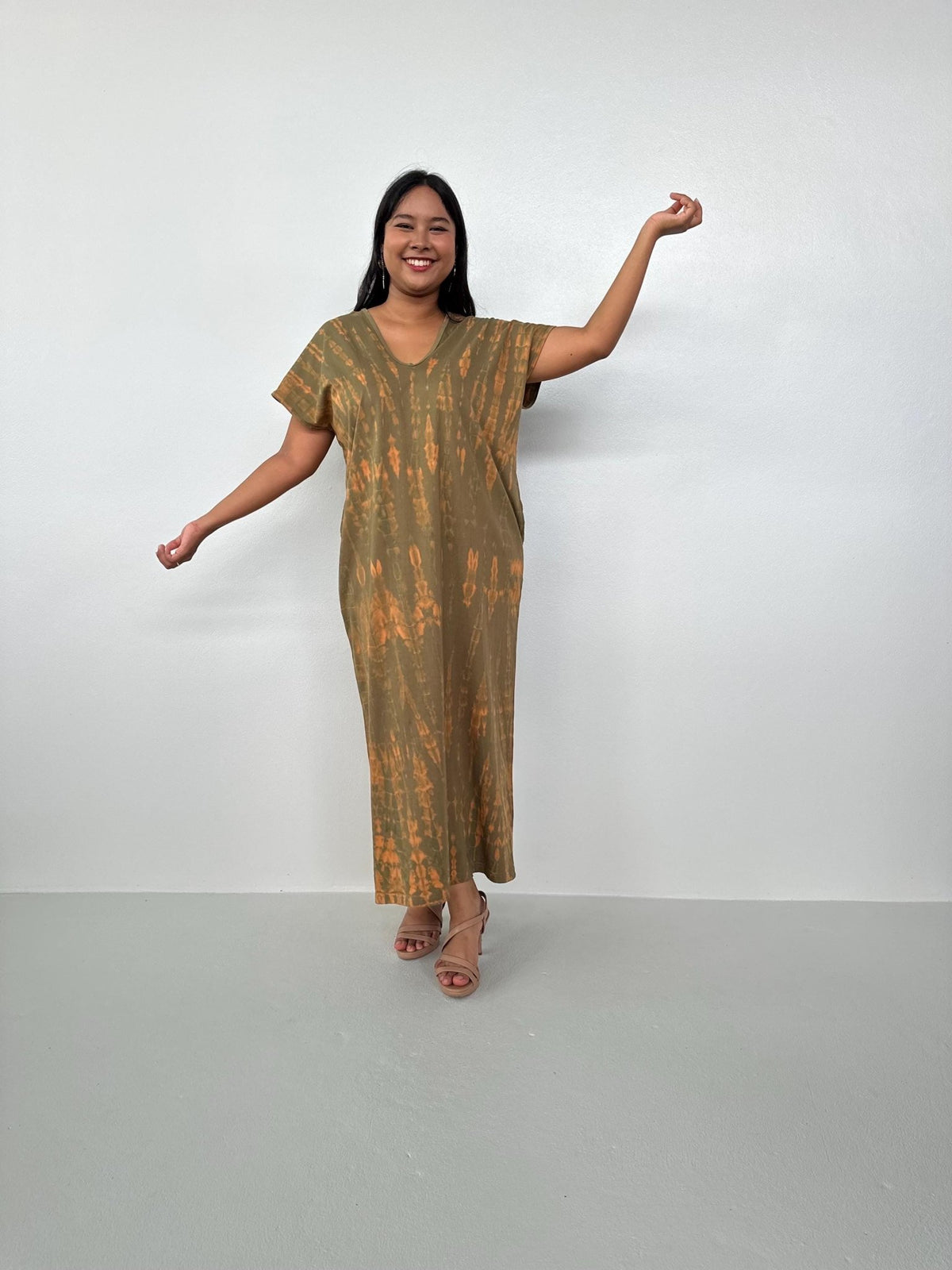 Mala Handworks Alisa Petite Cotton Kaftan in Olive Tie Dye
