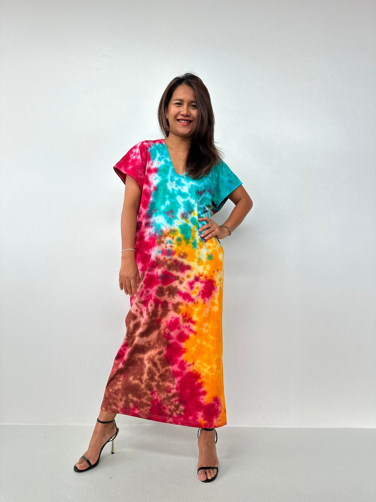 Mala Handworks Alisa Petite Cotton Kaftan in Rainbow Aurora Tie Dye