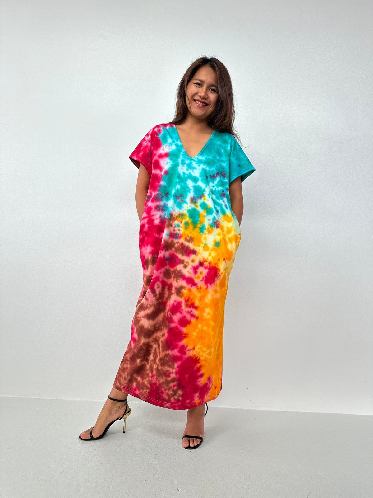 Mala Handworks Alisa Petite Cotton Kaftan in Rainbow Aurora Tie Dye