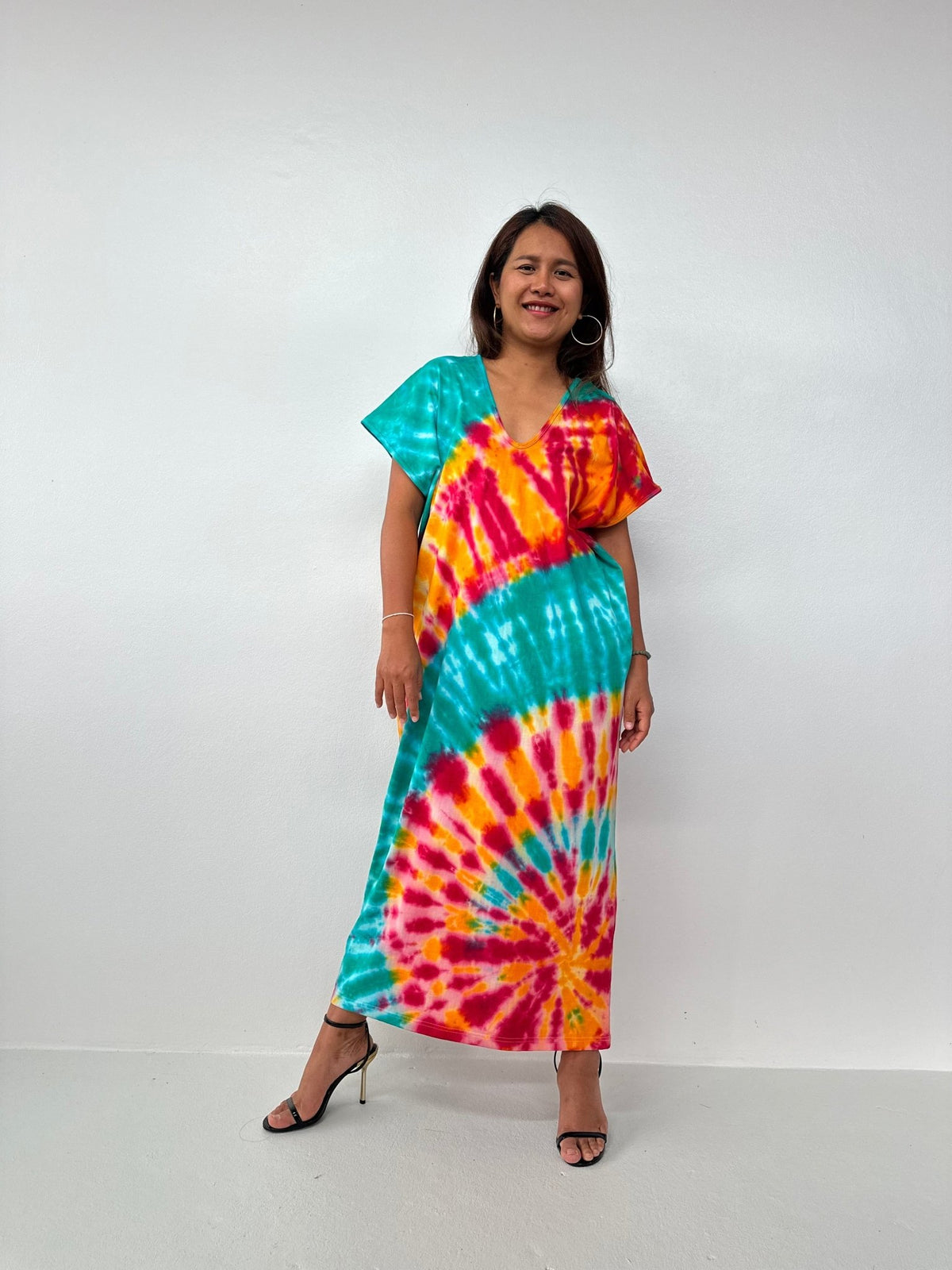 Mala Handworks Alisa Petite Cotton Kaftan in Rainbow Pinwheel Tie Dye