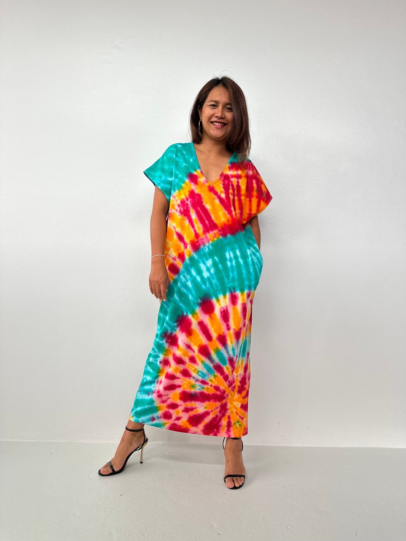 Mala Handworks Alisa Petite Cotton Kaftan in Rainbow Pinwheel Tie Dye