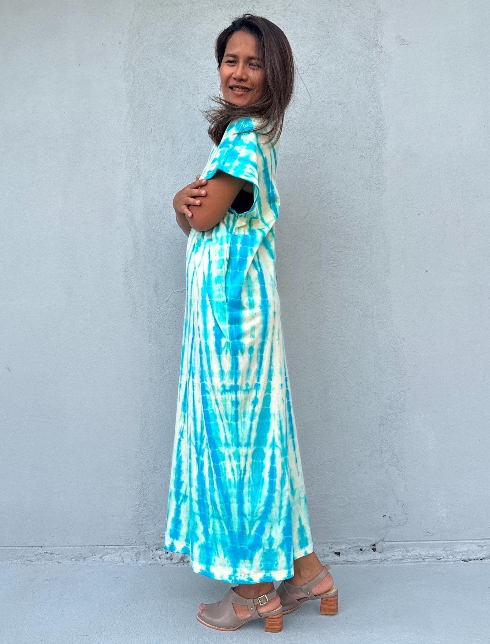 Mala Handworks Alisa Petite Cotton Kaftan in White and Aqua Tie Dye