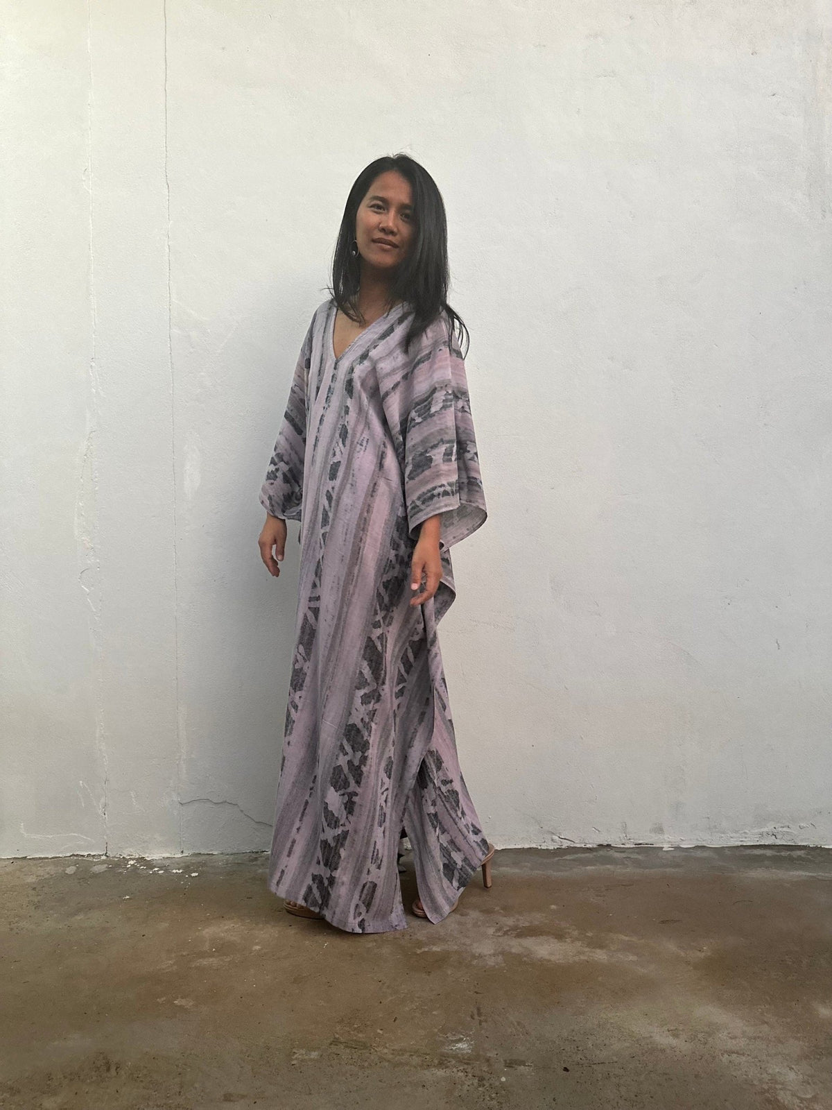 Mala Handworks Amina Hand-Painted Cotton Kaftan - Mauve Abstract Pattern