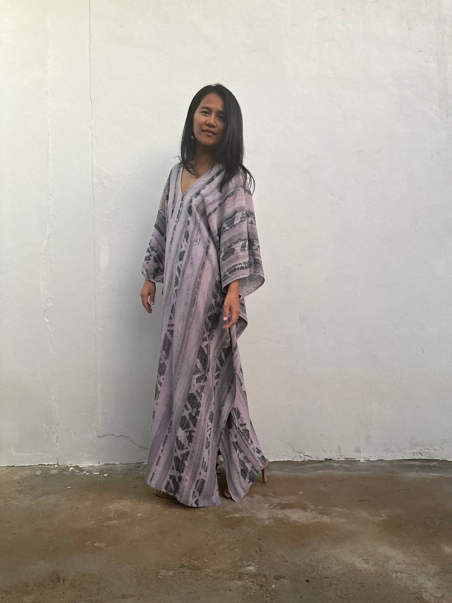 Mala Handworks Amina Hand-Painted Cotton Kaftan - Mauve Abstract Pattern