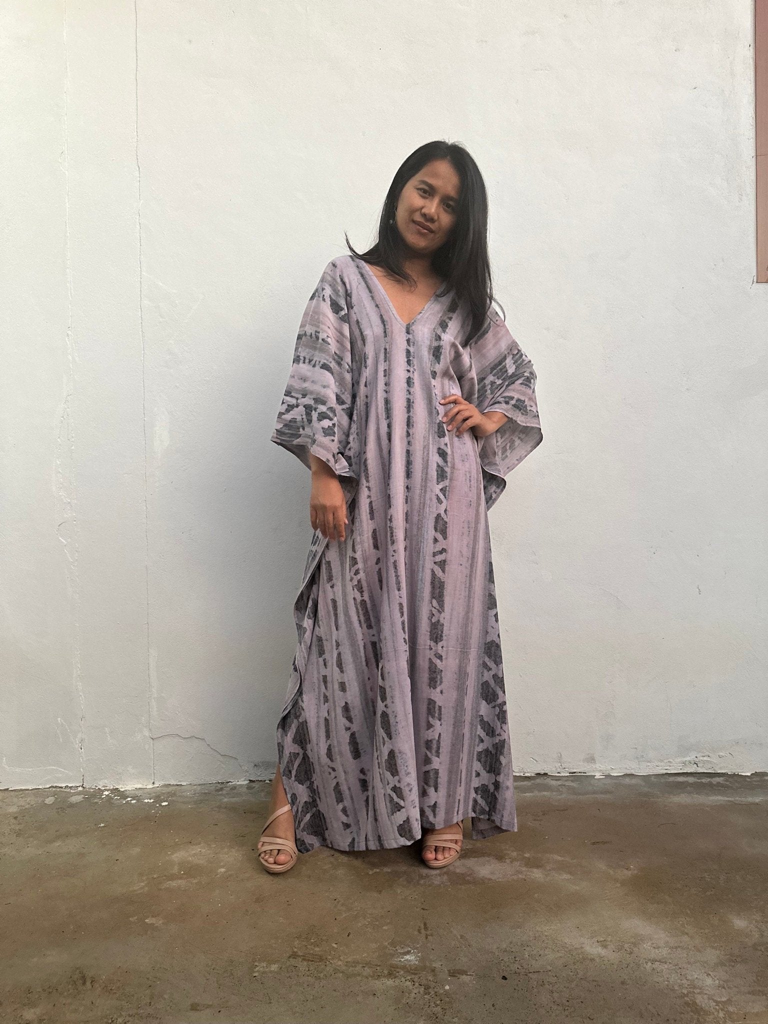 Mala Handworks Amina Hand-Painted Cotton Kaftan - Mauve Abstract Pattern