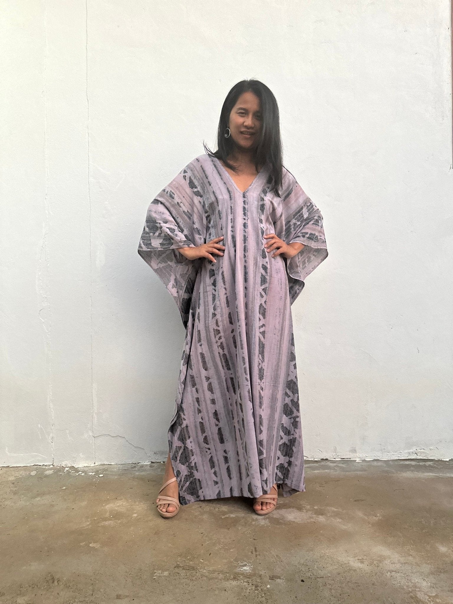 Mala Handworks Amina Hand-Painted Cotton Kaftan - Mauve Abstract Pattern