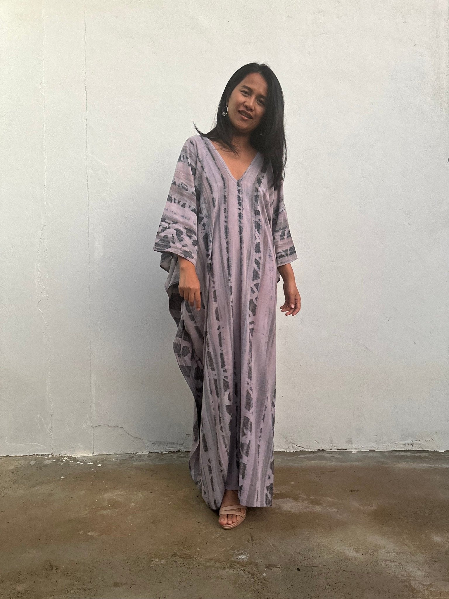 Mala Handworks Amina Hand-Painted Cotton Kaftan - Mauve Abstract Pattern