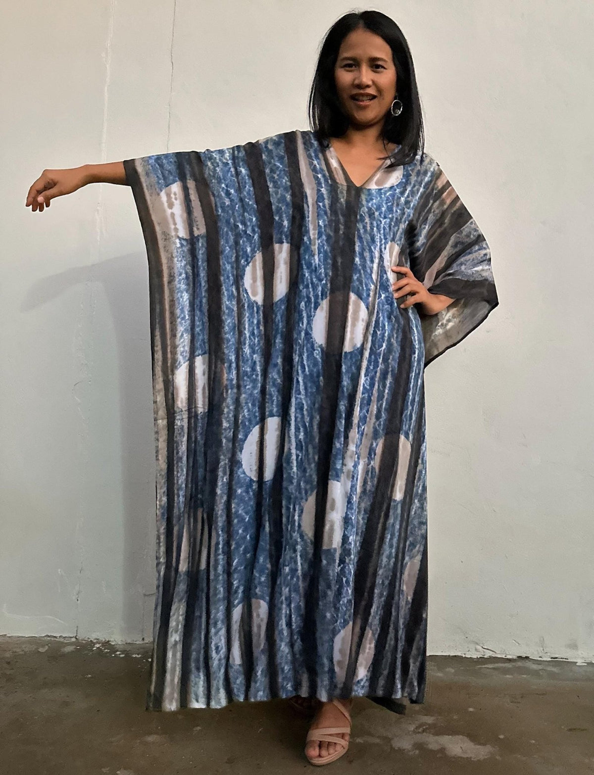 Mala Handworks Amina Hand-Painted Kaftan - Blueberry Blue and Black Abstract Pattern