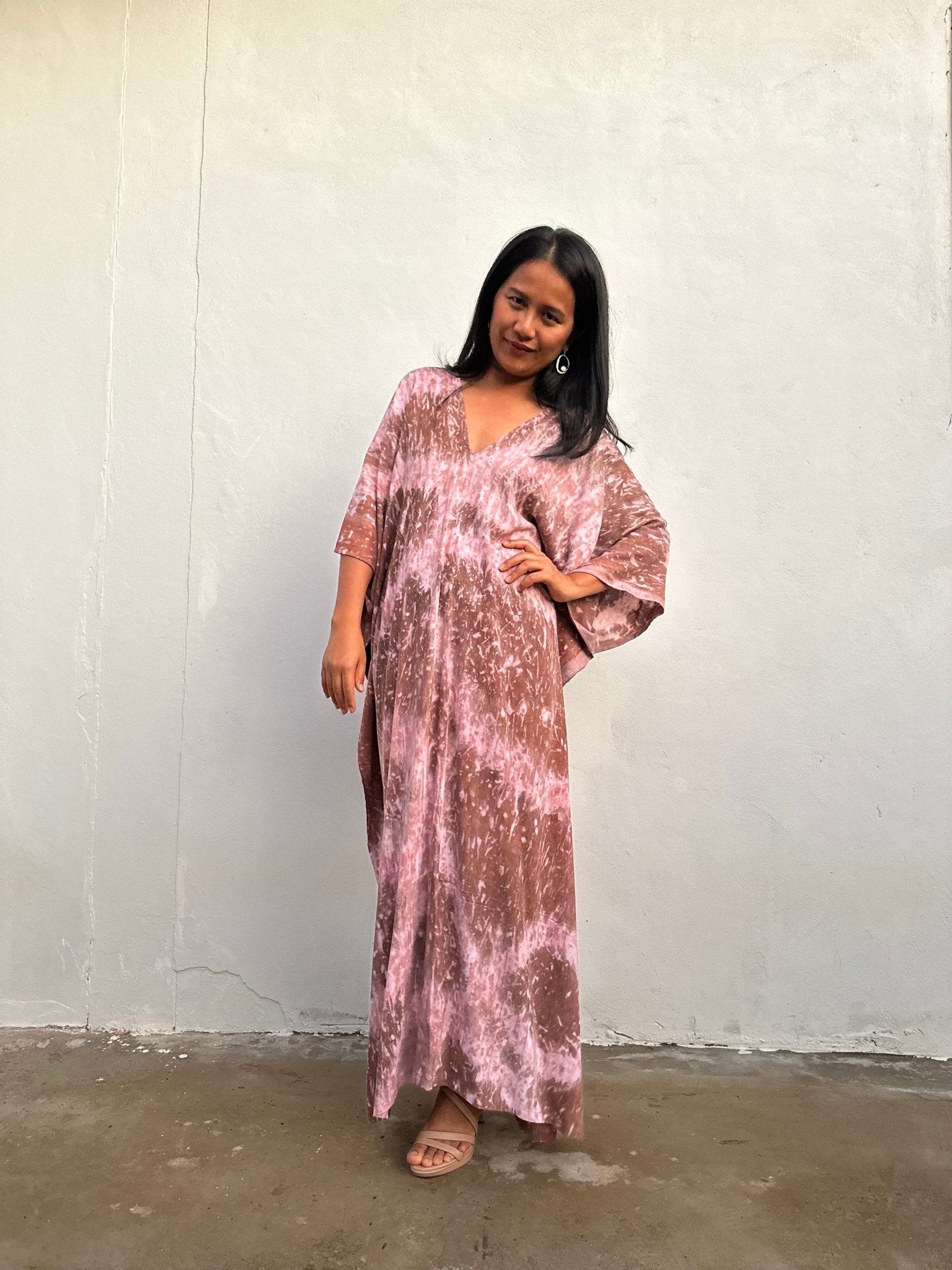 Mala Handworks Amina Hand-Painted Kaftan - Peach Abstract Pattern