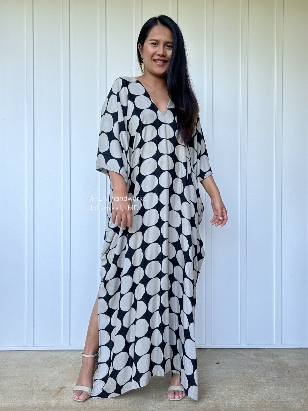 MALA handworks  Camila Kaftan in Black and Silkscreen Circles Pattern