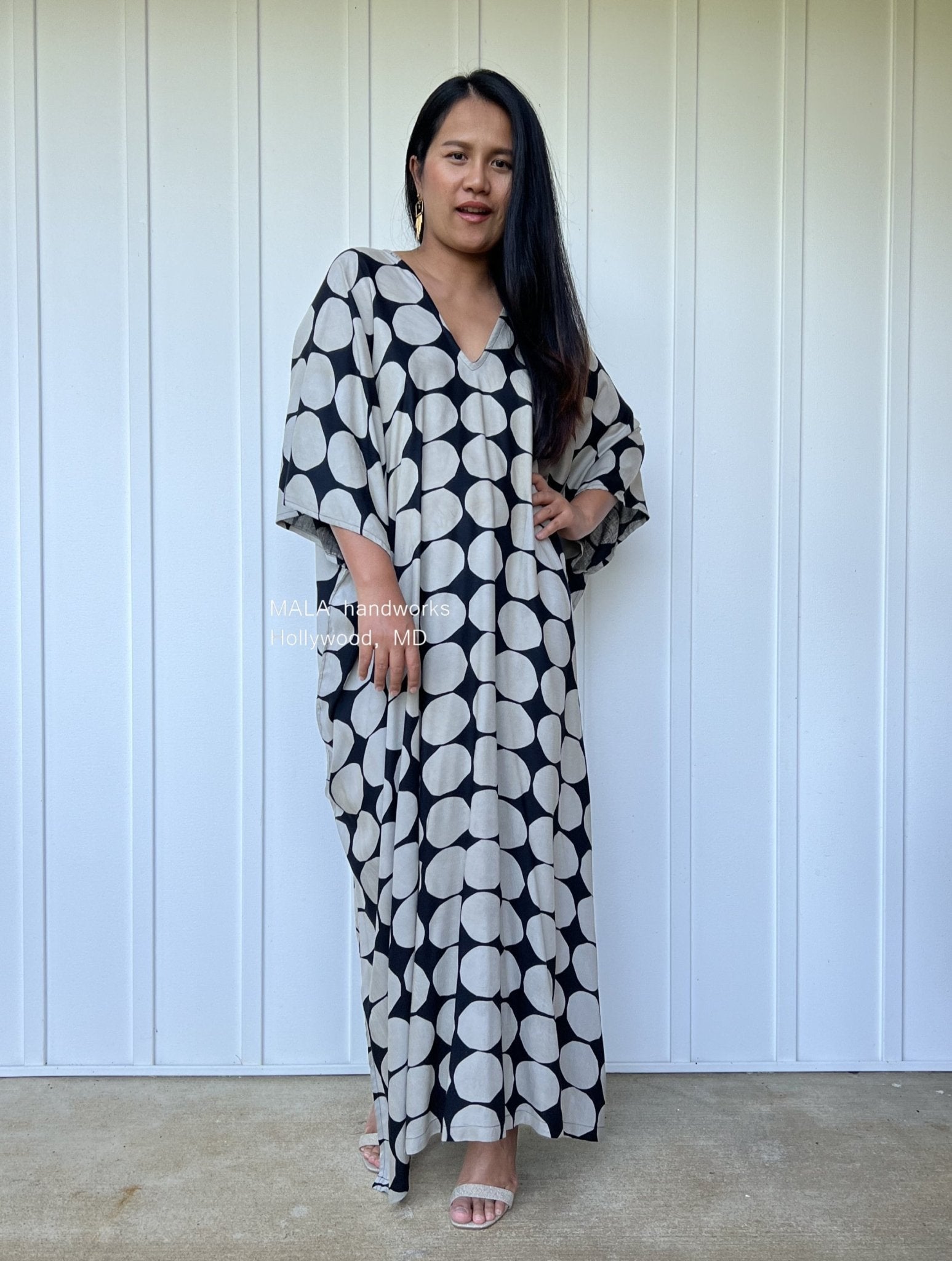 MALA handworks  Camila Kaftan in Black and Silkscreen Circles Pattern
