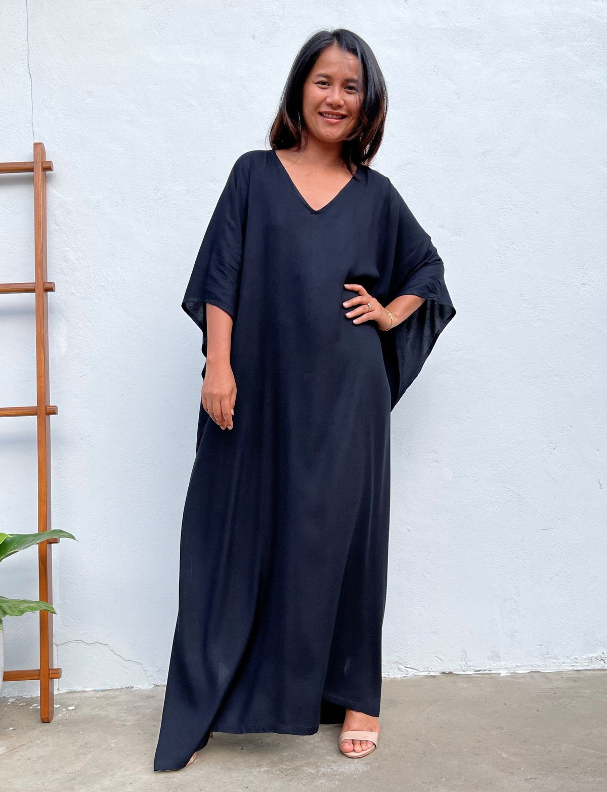 MALA handworks Eva Kaftan in Black