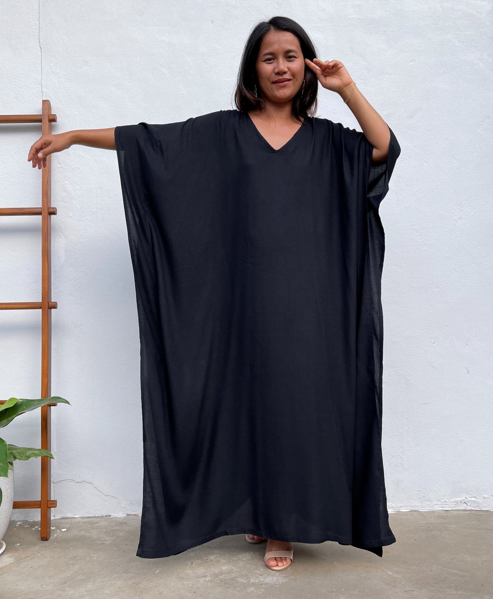 MALA handworks Eva Kaftan in Black