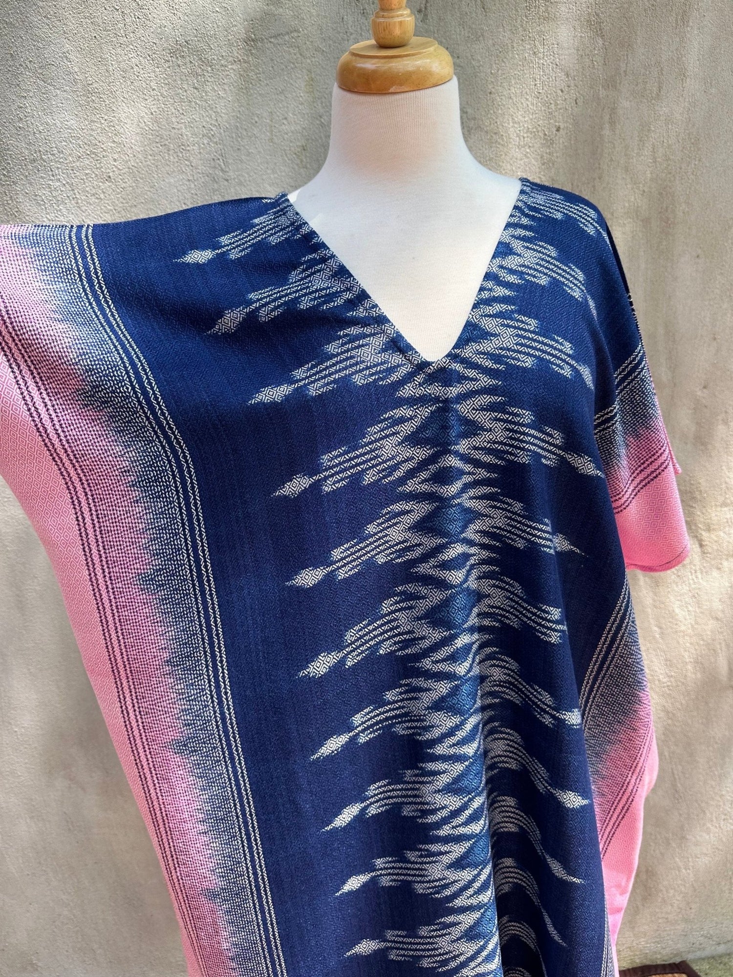 MALA handworks  Ikat Hand Woven Pattern Kaftan in Gray with White and Light Pink