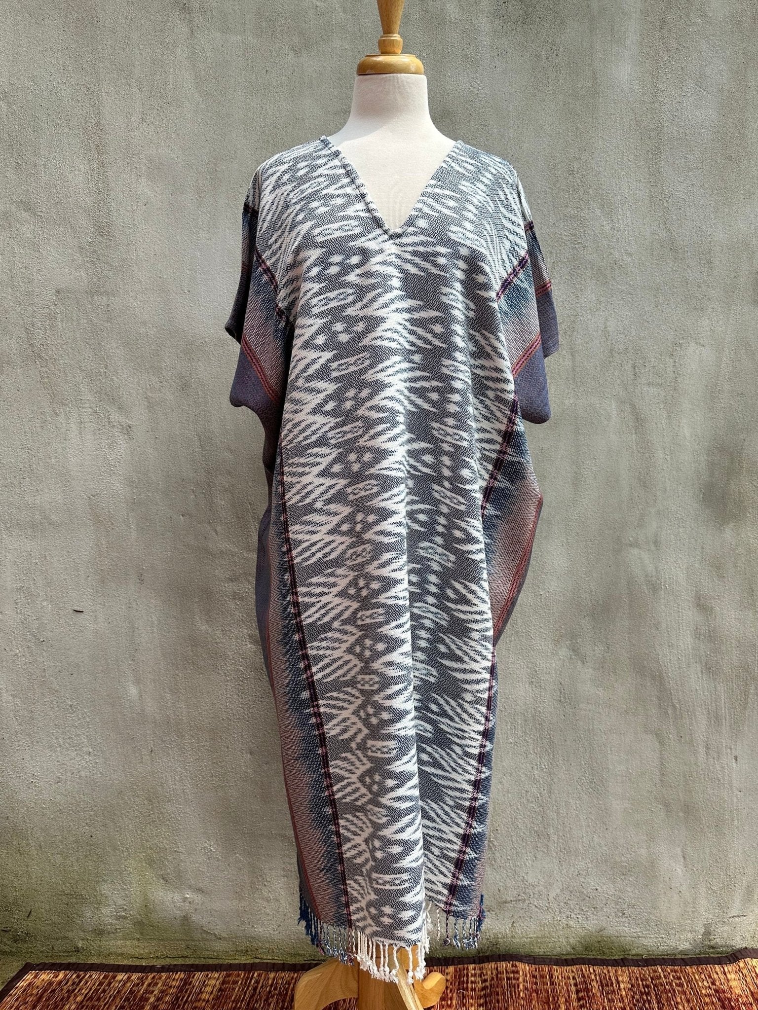 MALA handworks  Ikat Hand Woven Pattern Kaftan in Gray with White and Light Pink