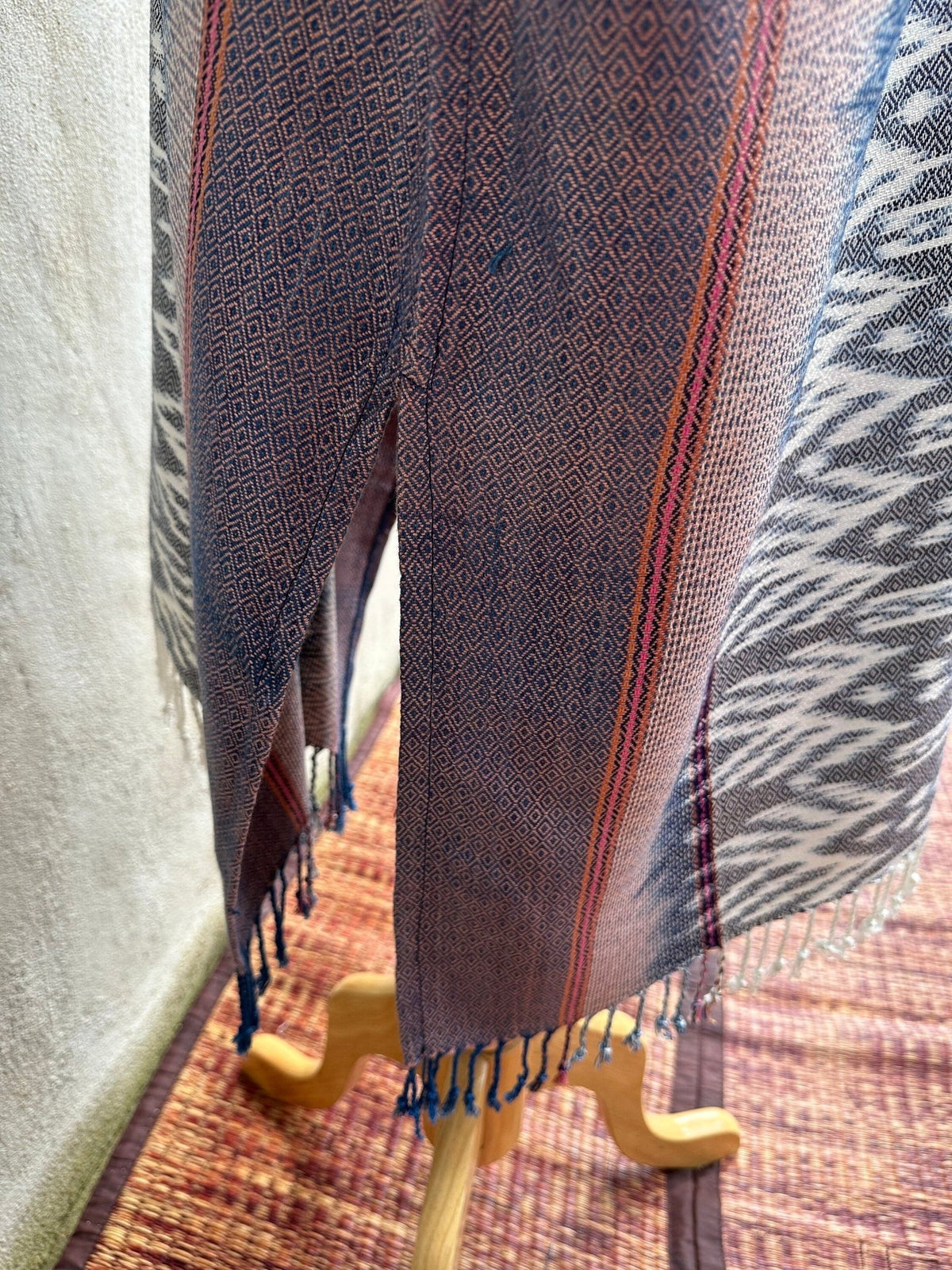 MALA handworks  Ikat Hand Woven Pattern Kaftan in Gray with White and Light Pink