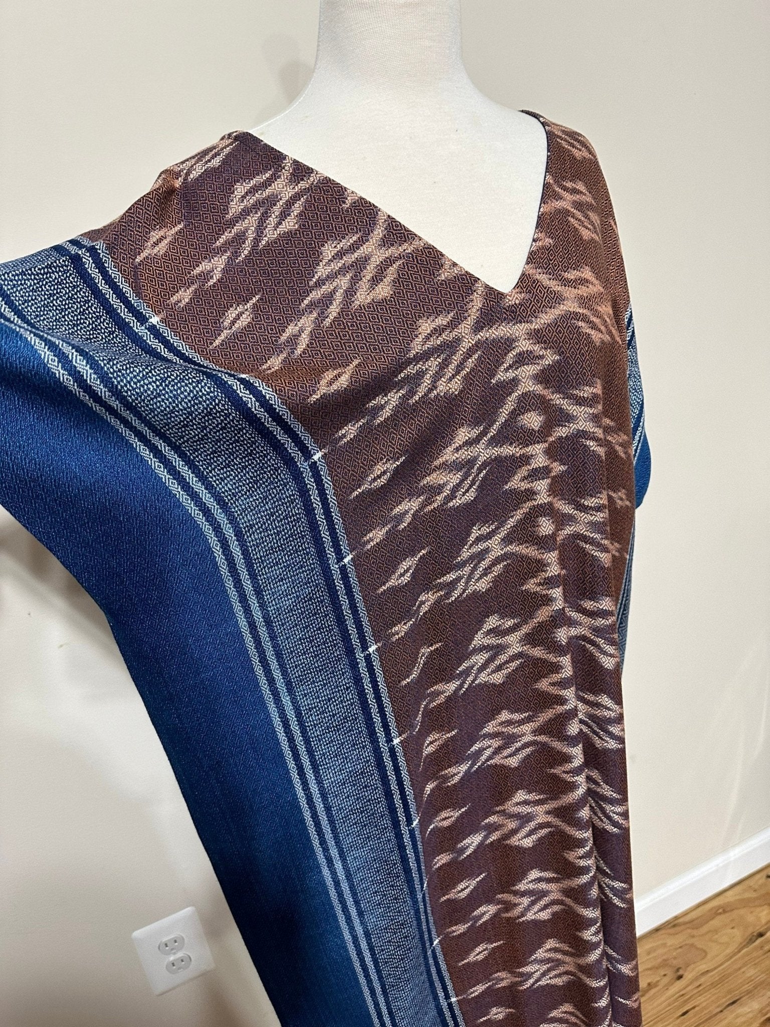 MALA handworks  Ikat Hand Woven Pattern Kaftan in Indigo Blue with White and Organic Dye