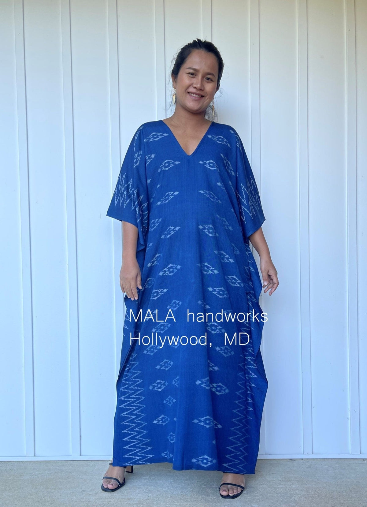 MALA handworks  Ikat Hand Woven Pattern Kaftan in Indigo Blue with White and Organic Dye