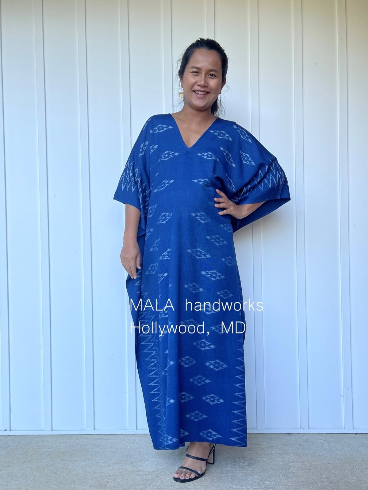 MALA handworks  Ikat Hand Woven Pattern Kaftan in Indigo Blue with White and Organic Dye