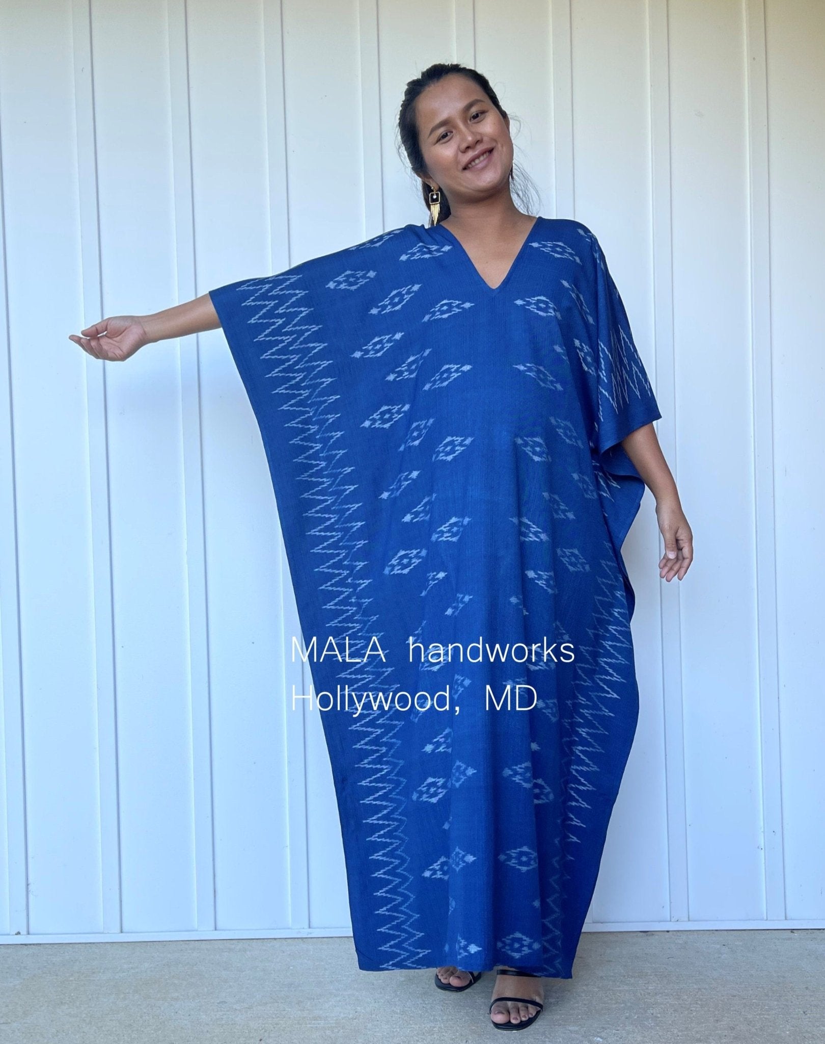 MALA handworks  Ikat Hand Woven Pattern Kaftan in Indigo Blue with White and Organic Dye