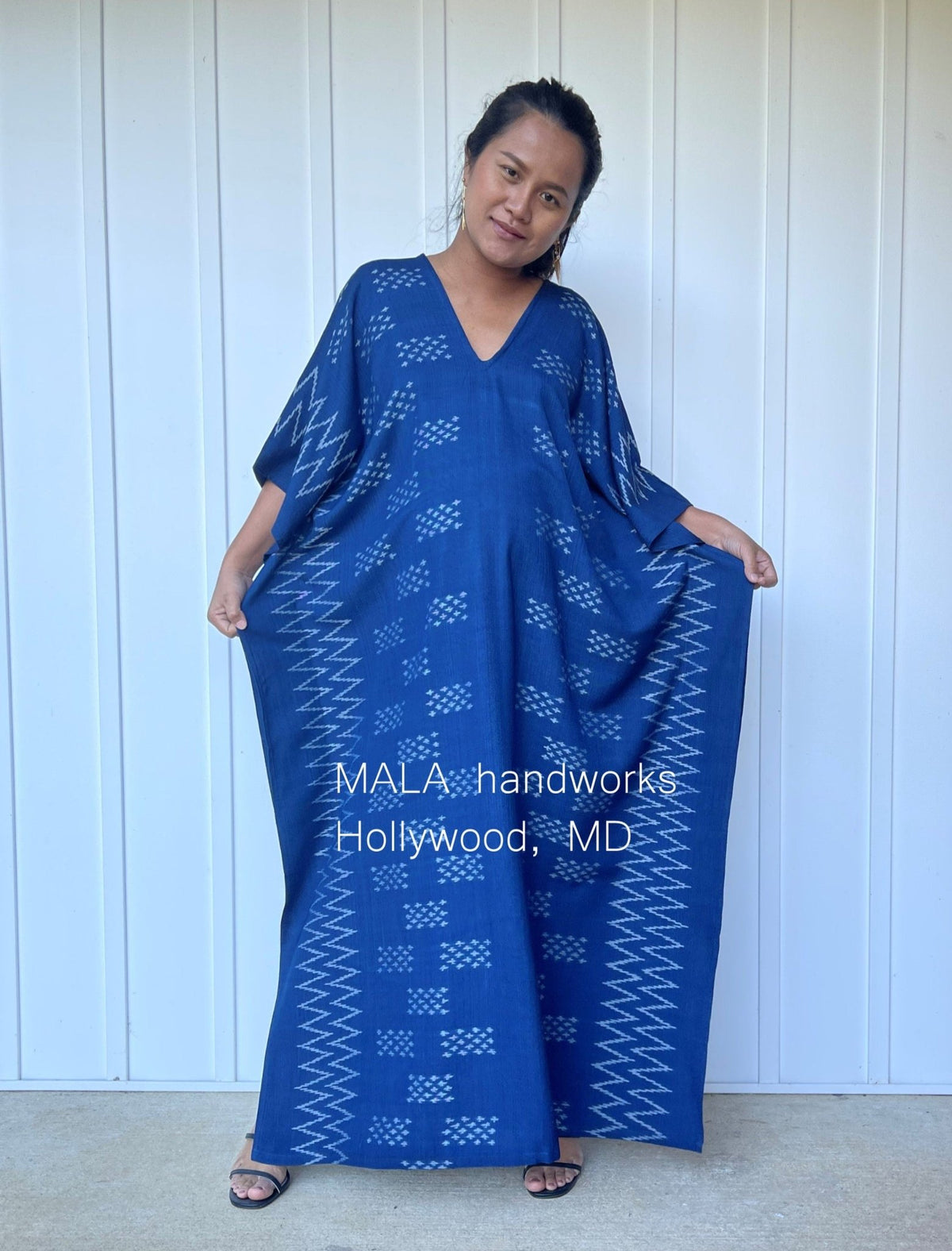 MALA handworks  Ikat Hand Woven Pattern Kaftan in Indigo Blue with White and Organic Dye