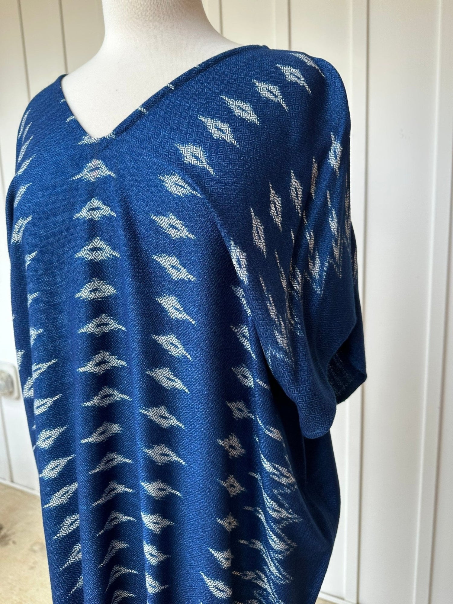 MALA handworks  Ikat Hand Woven Pattern Kaftan in Indigo Blue with White and Pink Organic Dye