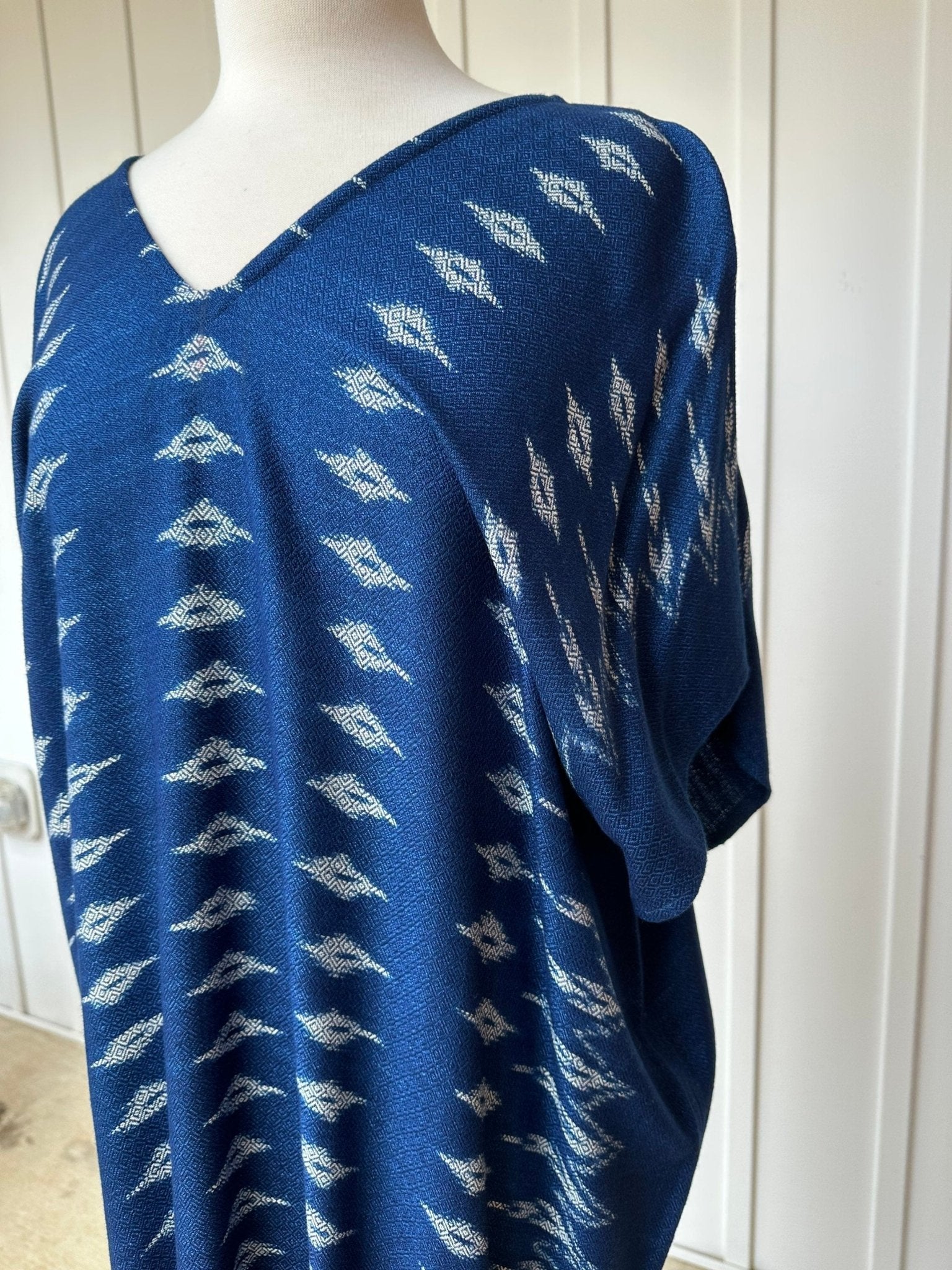 MALA handworks  Ikat Hand Woven Pattern Kaftan in Indigo Blue with White and Pink Organic Dye