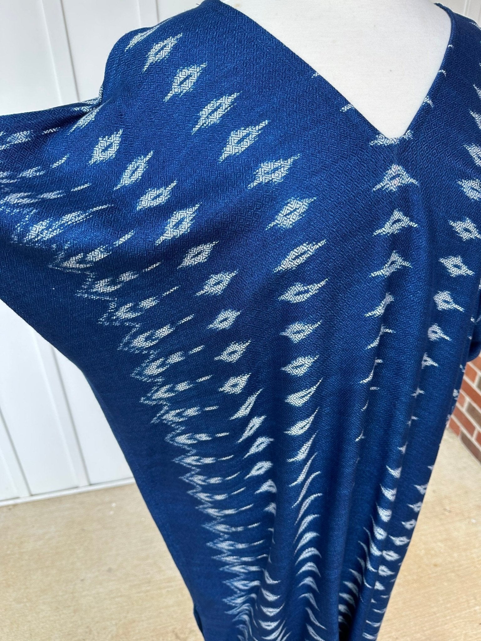 MALA handworks  Ikat Hand Woven Pattern Kaftan in Indigo Blue with White and Pink Organic Dye