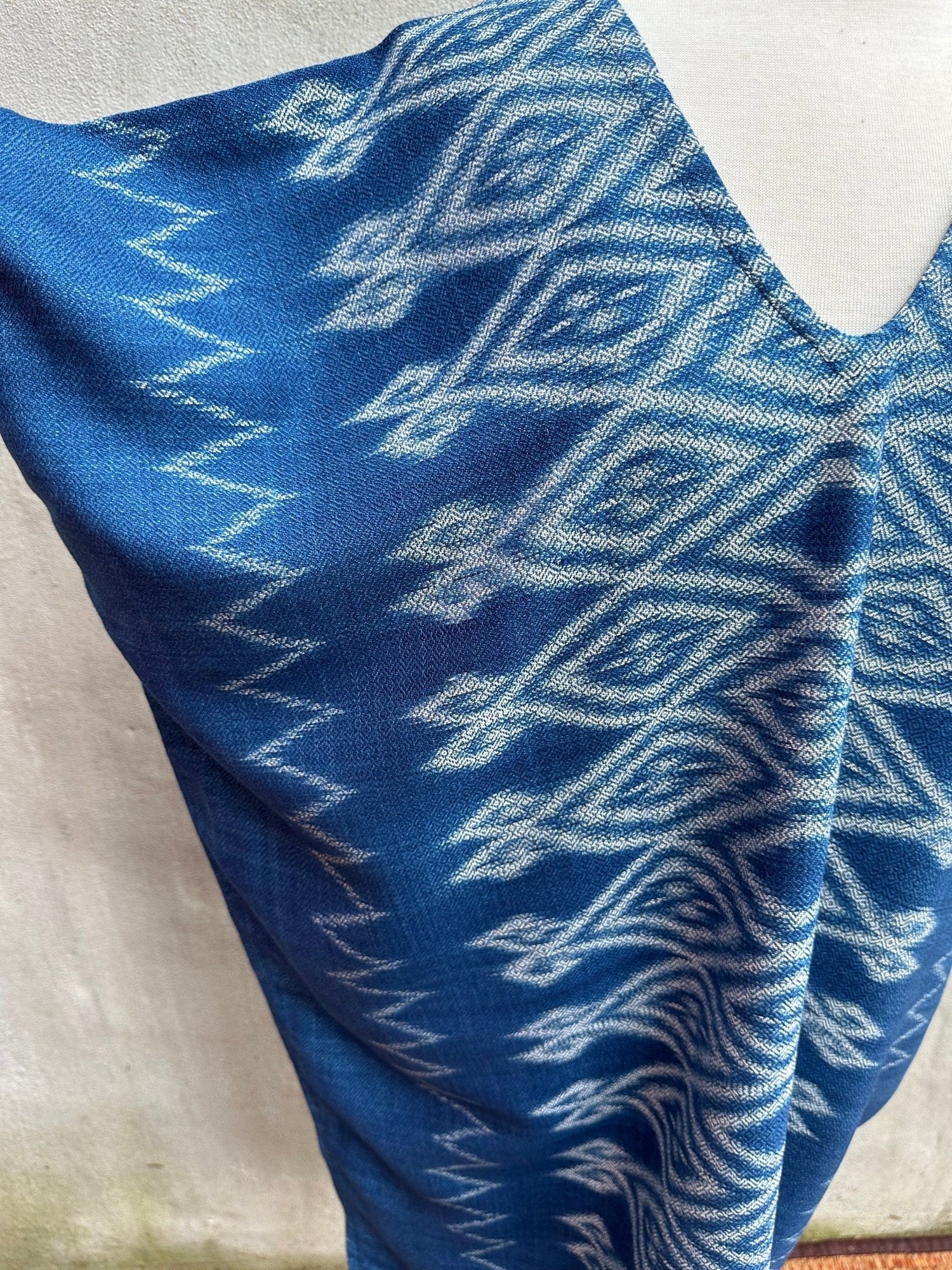 MALA handworks  Ikat Hand Woven Pattern Kaftan in Indigo Blue with White