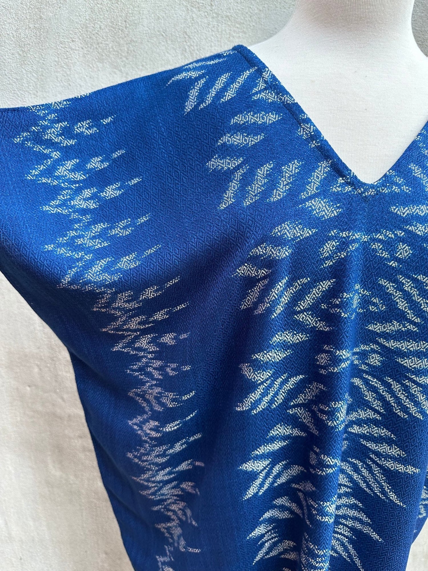 MALA handworks  Ikat Hand Woven Pattern Kaftan in Indigo Blue with White