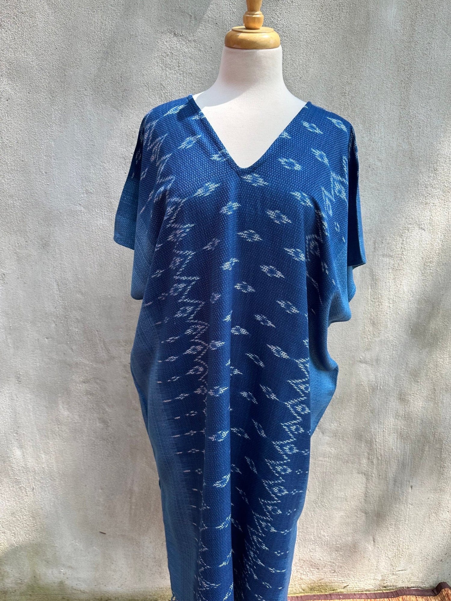 MALA handworks  Ikat Hand Woven Pattern Kaftan in Indigo Blue with White
