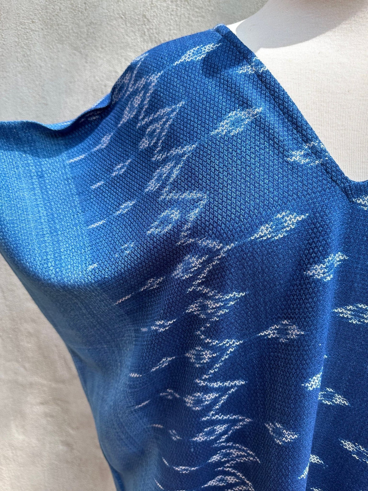 MALA handworks  Ikat Hand Woven Pattern Kaftan in Indigo Blue with White
