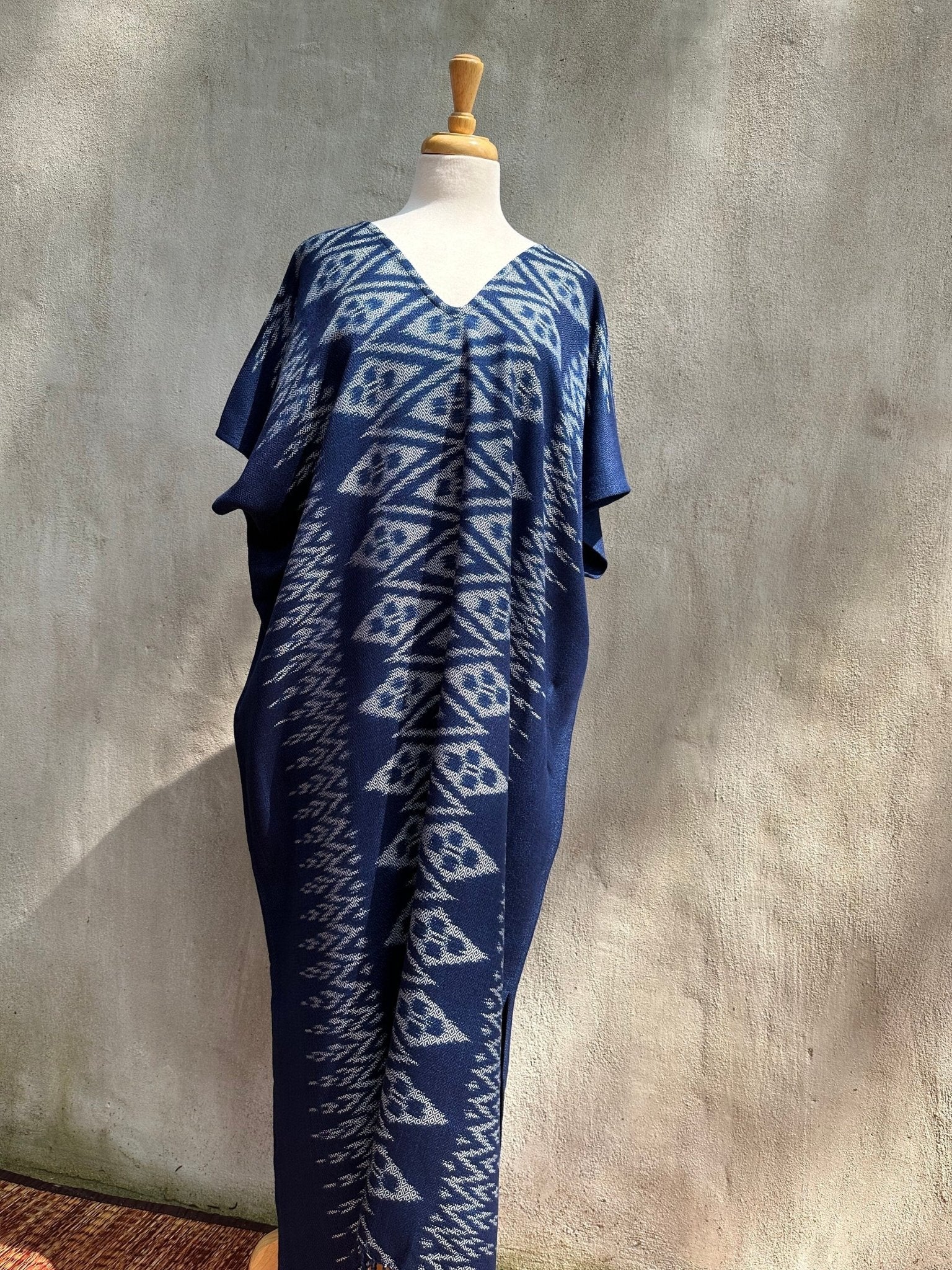 MALA handworks  Ikat Hand Woven Pattern Kaftan in Indigo Blue with White