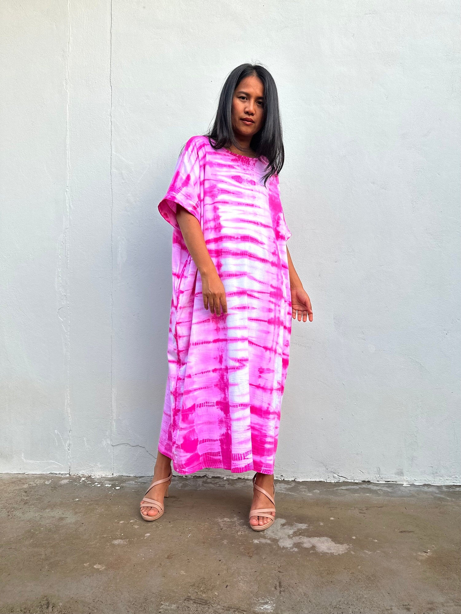 Alice Jersey Cotton Kaftan in White And Fuchsia Tie Dye