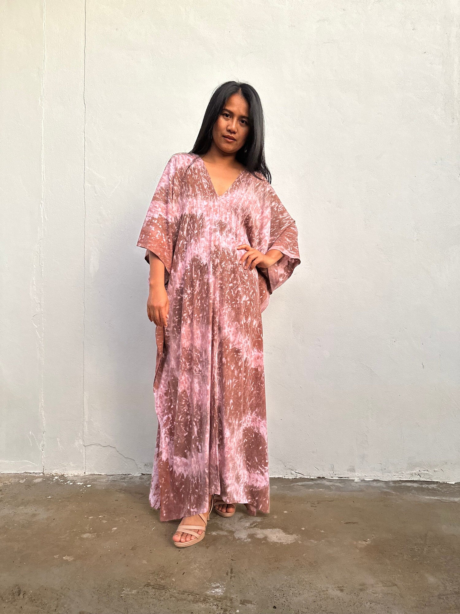 Amina Hand-Painted Kaftan - Peach Abstract Pattern
